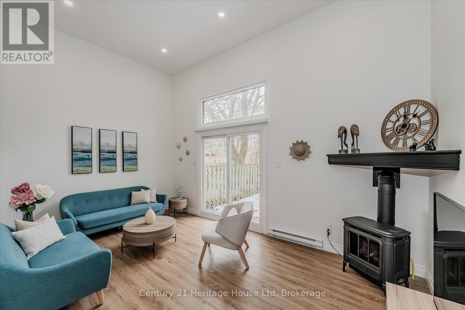 10 - 2 Worton Avenue, Guelph, Ontario  N1H 7C5 - Photo 7 - X12307150