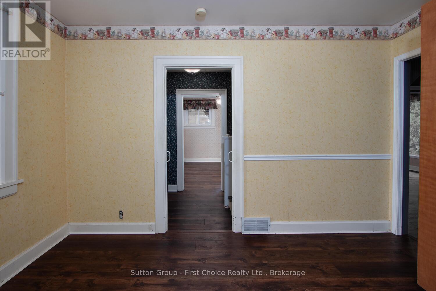 270 Devon Street, Stratford, Ontario  N5A 2Z9 - Photo 13 - X12307157