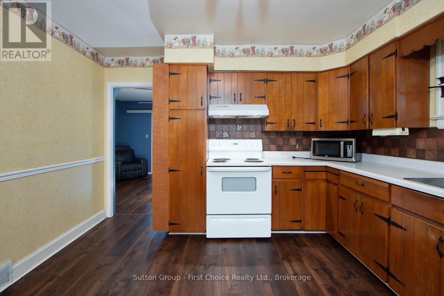 270 Devon Street, Stratford, Ontario  N5A 2Z9 - Photo 14 - X12307157