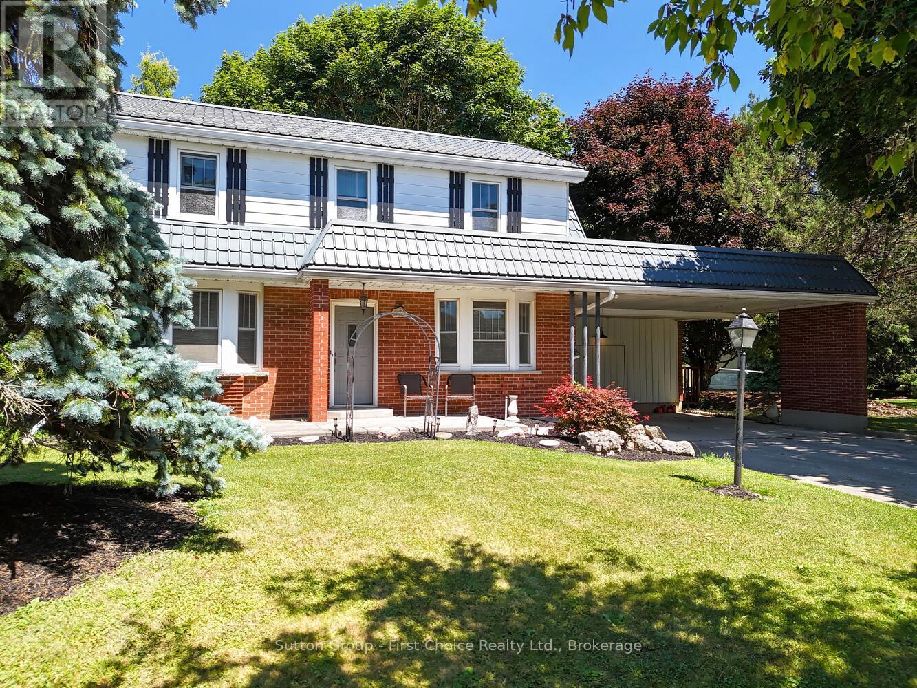 270 Devon Street, Stratford, Ontario  N5A 2Z9 - Photo 3 - X12307157