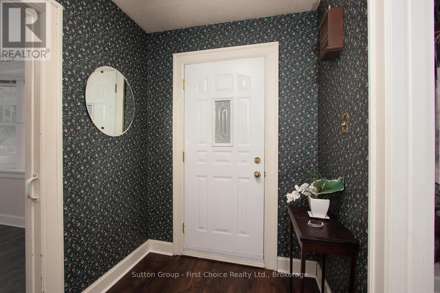 270 Devon Street, Stratford, Ontario  N5A 2Z9 - Photo 5 - X12307157