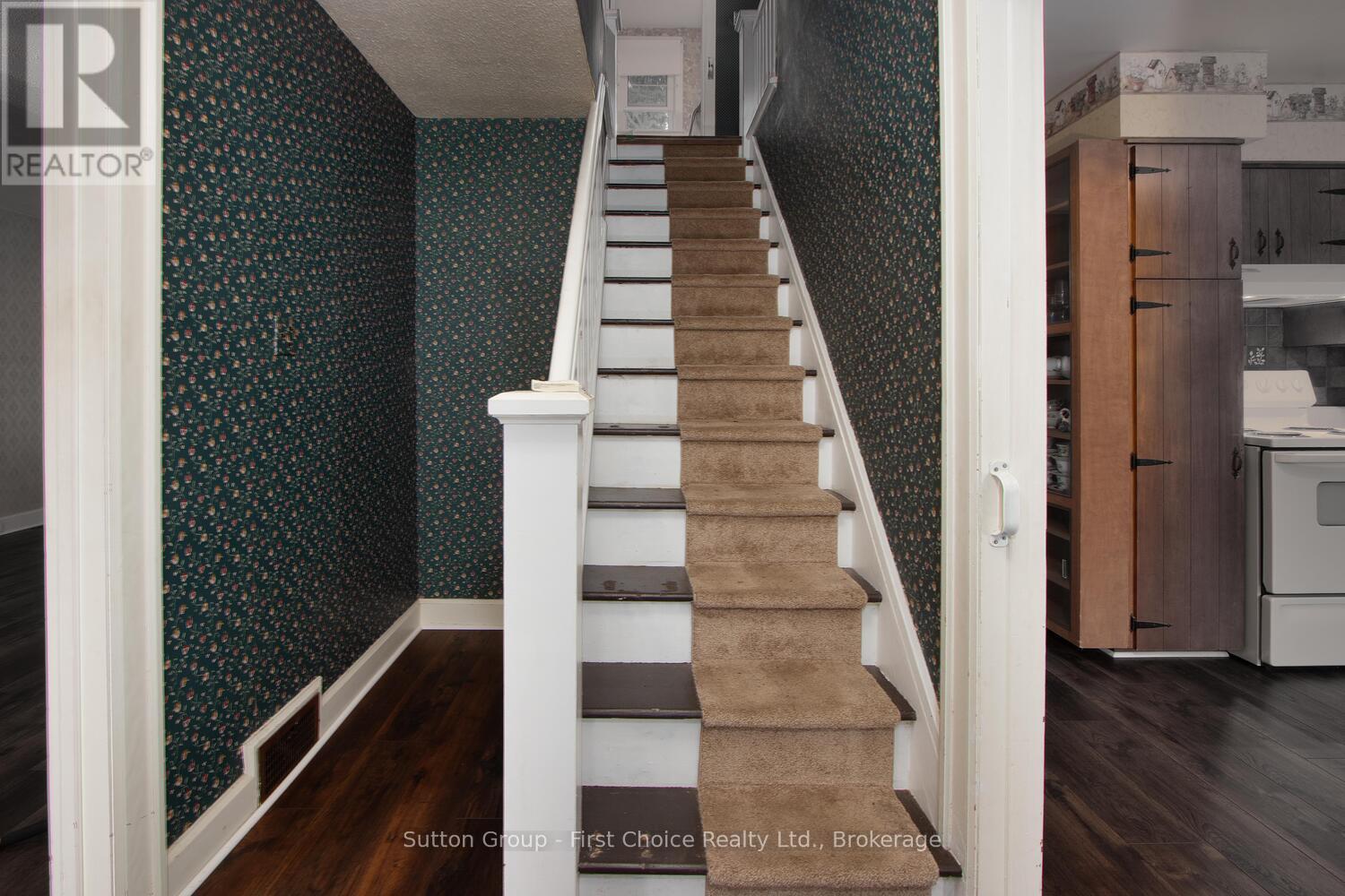 270 Devon Street, Stratford, Ontario  N5A 2Z9 - Photo 6 - X12307157