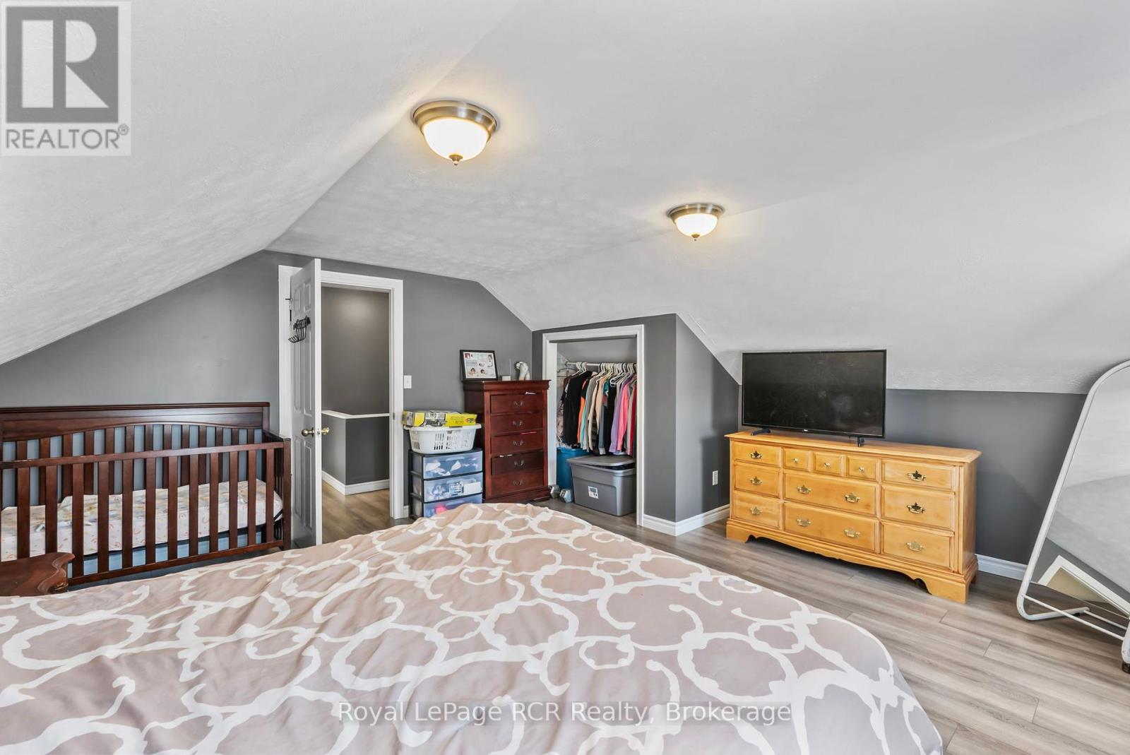 343 10th Avenue, Hanover, Ontario  N4N 2N4 - Photo 26 - X12307210