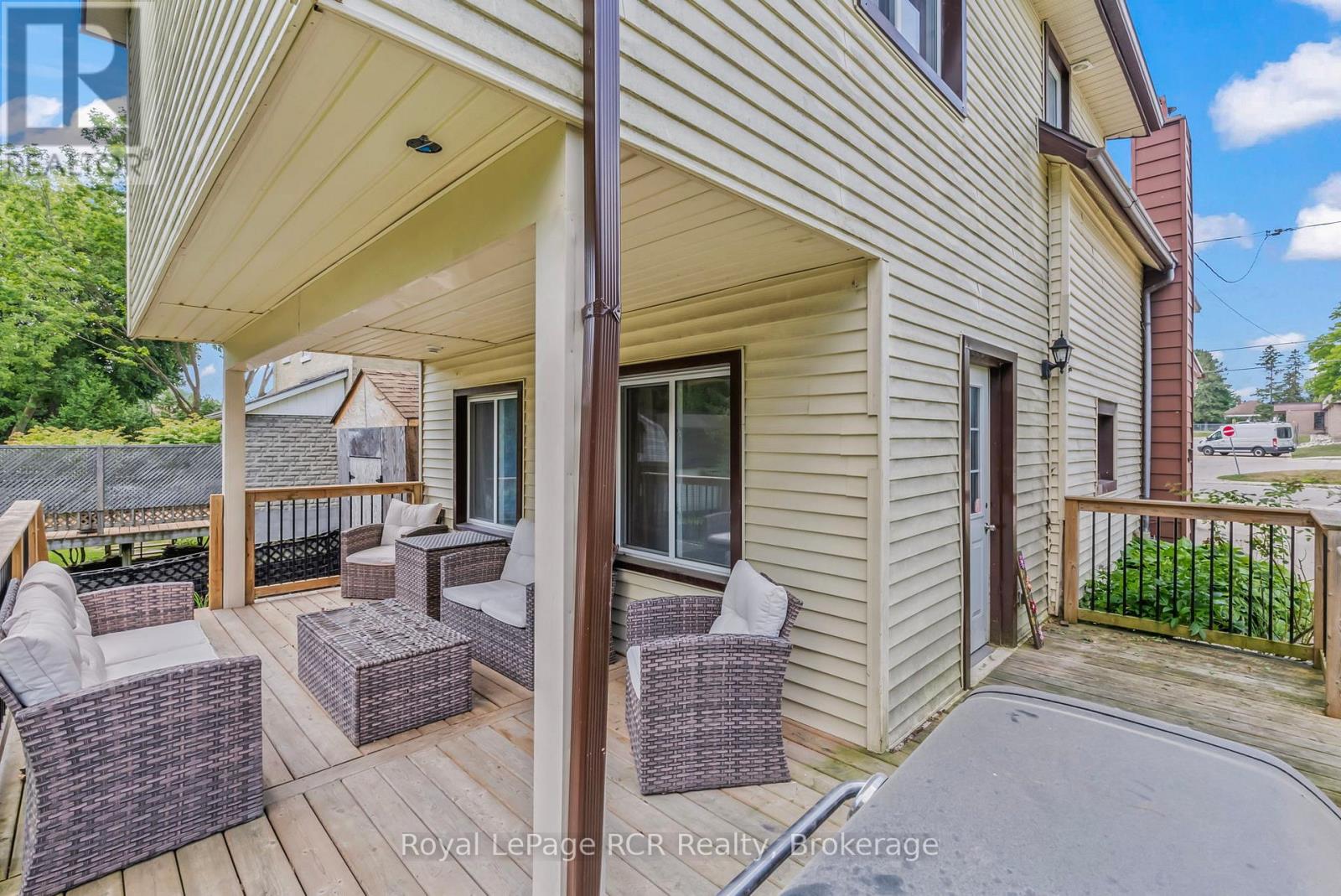 343 10th Avenue, Hanover, Ontario  N4N 2N4 - Photo 34 - X12307210
