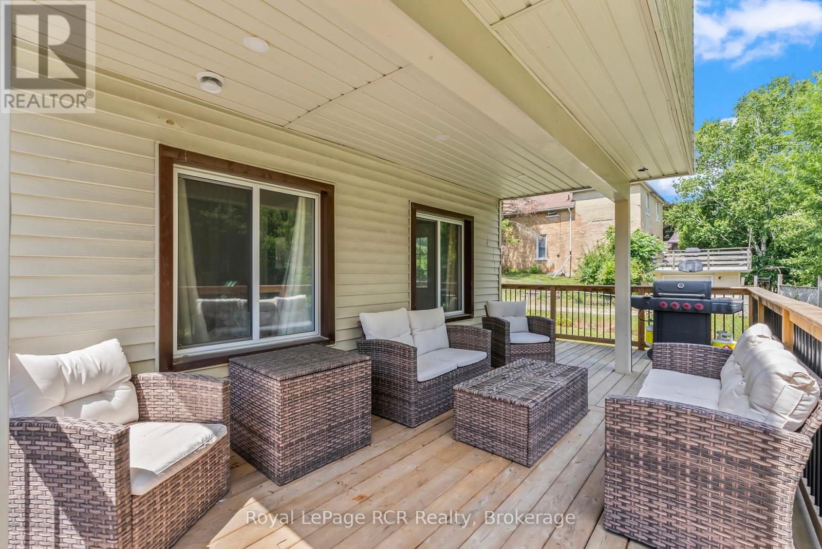 343 10th Avenue, Hanover, Ontario  N4N 2N4 - Photo 8 - X12307210