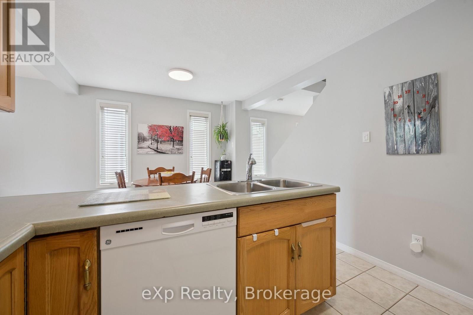 59 Swift Crescent, Guelph, Ontario  N1E 7J3 - Photo 12 - X12307221