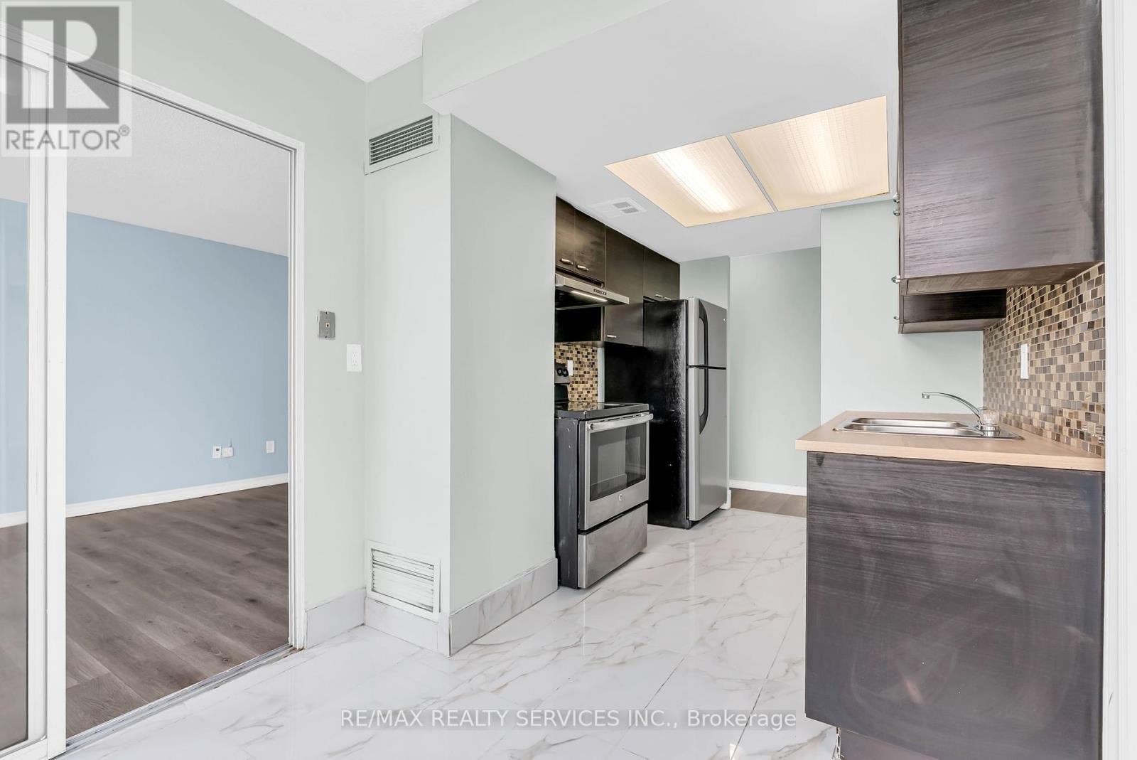306 - 21 Markbrook Lane N, Toronto, Ontario  M9V 5E4 - Photo 18 - W12306991