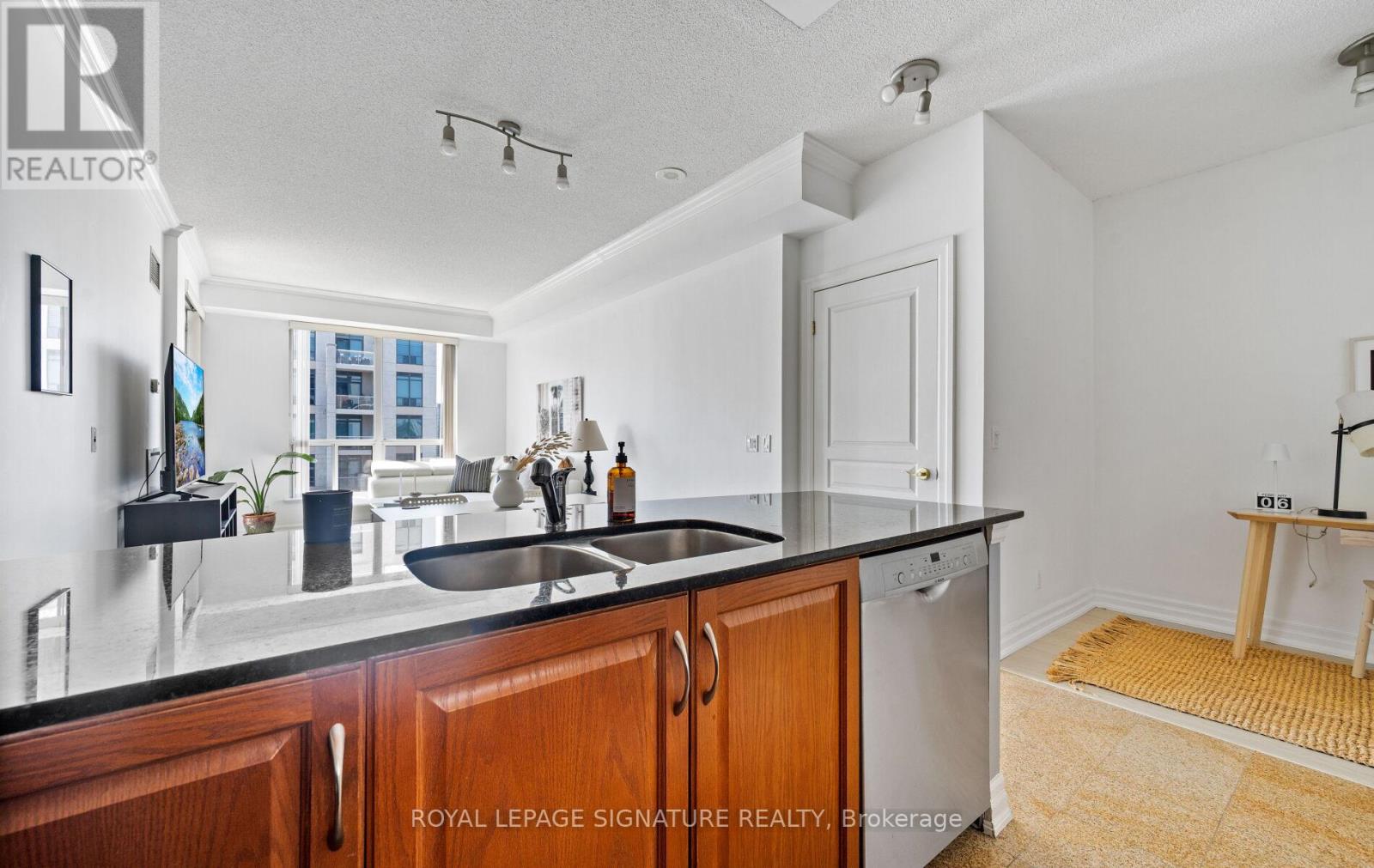 1613 - 2083 Lake Shore Boulevard W, Toronto, Ontario  M8V 4G2 - Photo 21 - W12306999