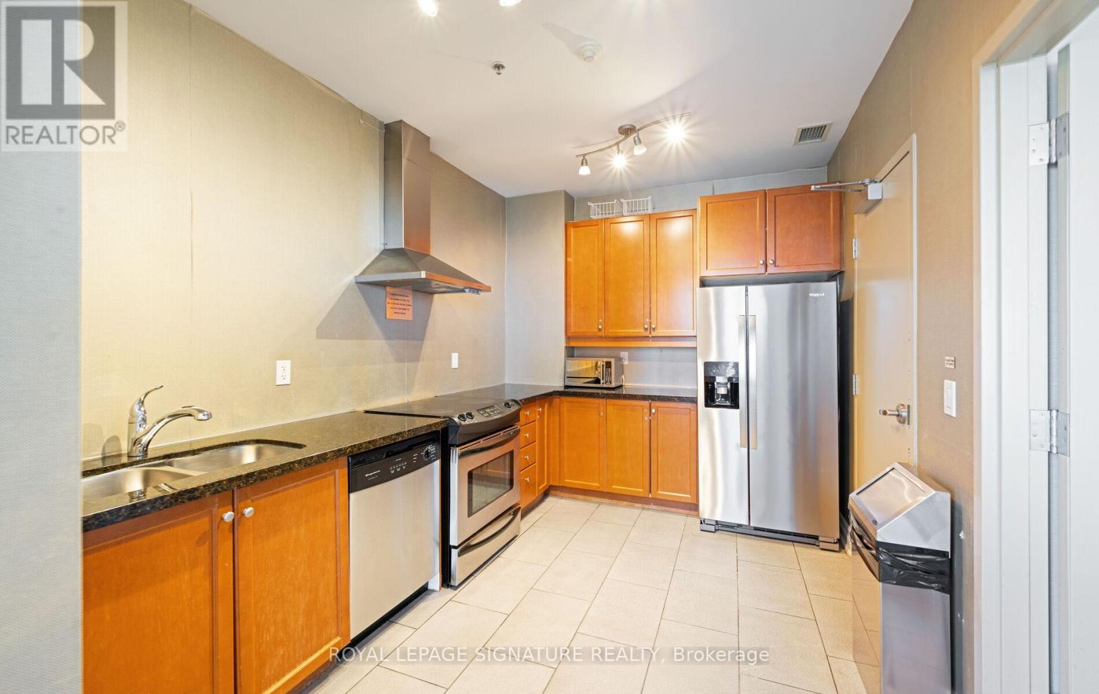 1613 - 2083 Lake Shore Boulevard W, Toronto, Ontario  M8V 4G2 - Photo 37 - W12306999