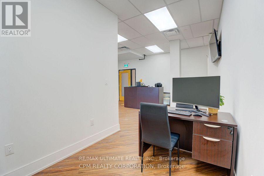 206 - 3485 Rebecca Street, Oakville, Ontario  L6L 0E3 - Photo 4 - W12307056