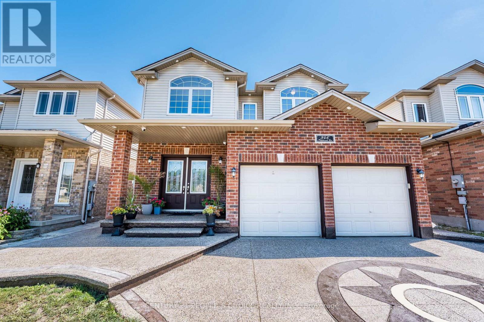 Property at 946 PEBBLECREEK COURT N image 2