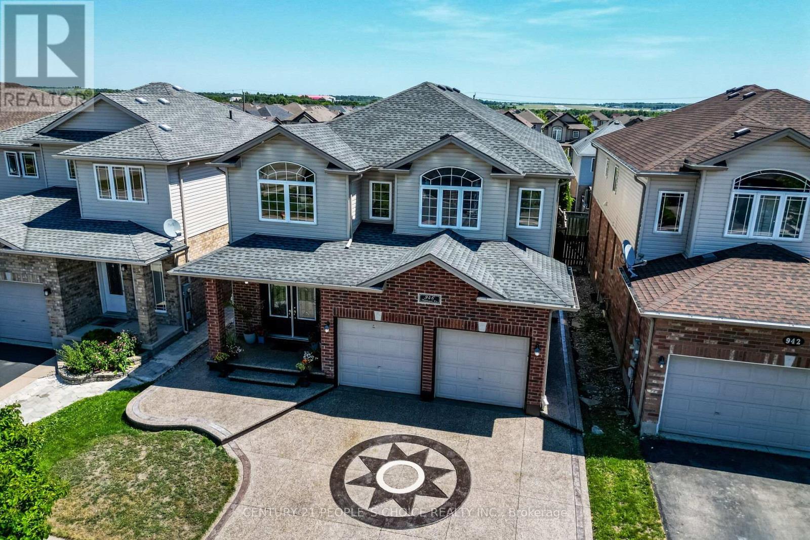 Property at 946 PEBBLECREEK COURT N image 3