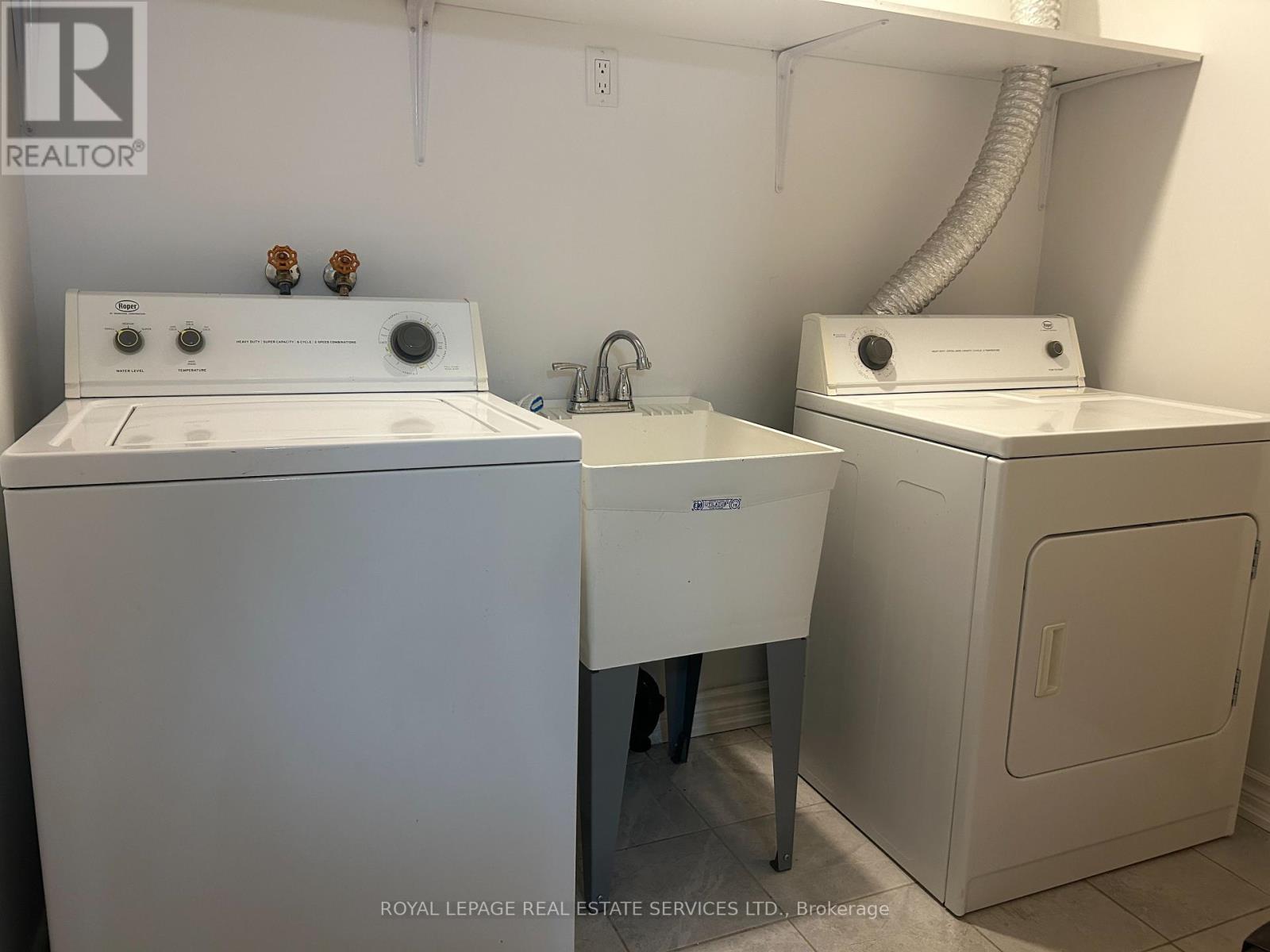 L - 212 Clinton Street, Toronto, Ontario  M6G 2Y5 - Photo 15 - C12307173