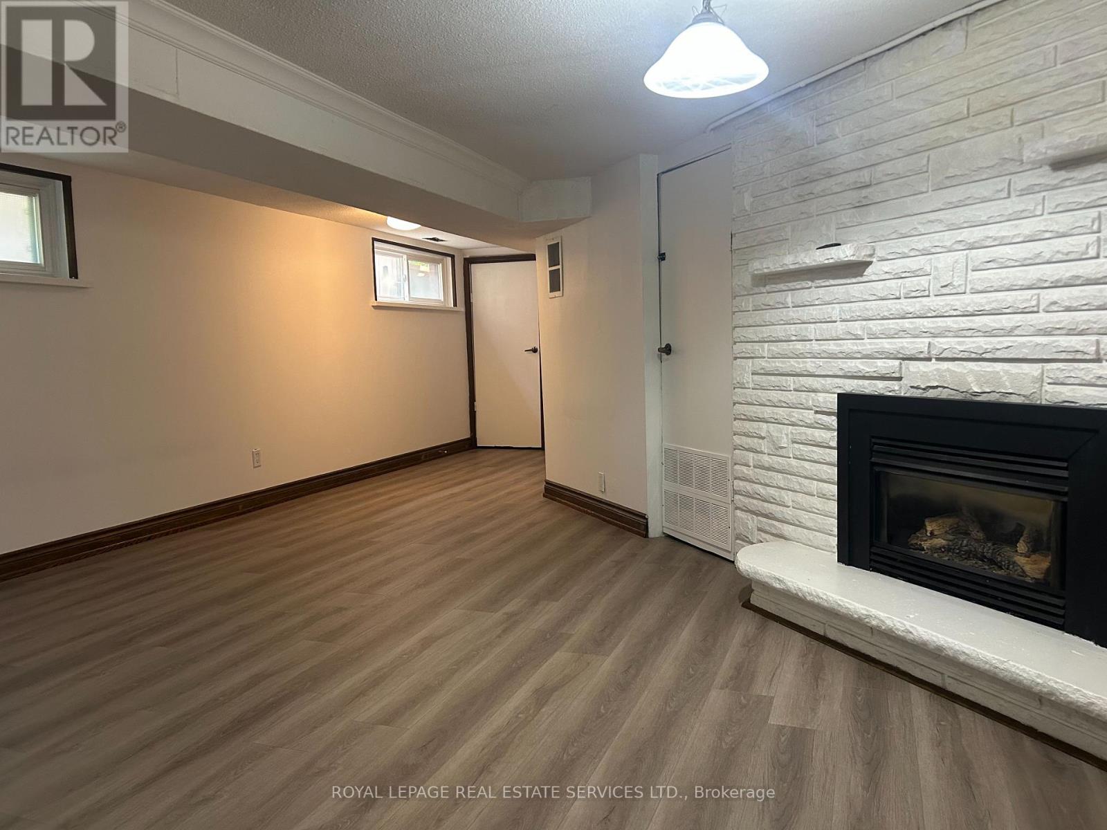 L - 212 Clinton Street, Toronto, Ontario  M6G 2Y5 - Photo 5 - C12307173