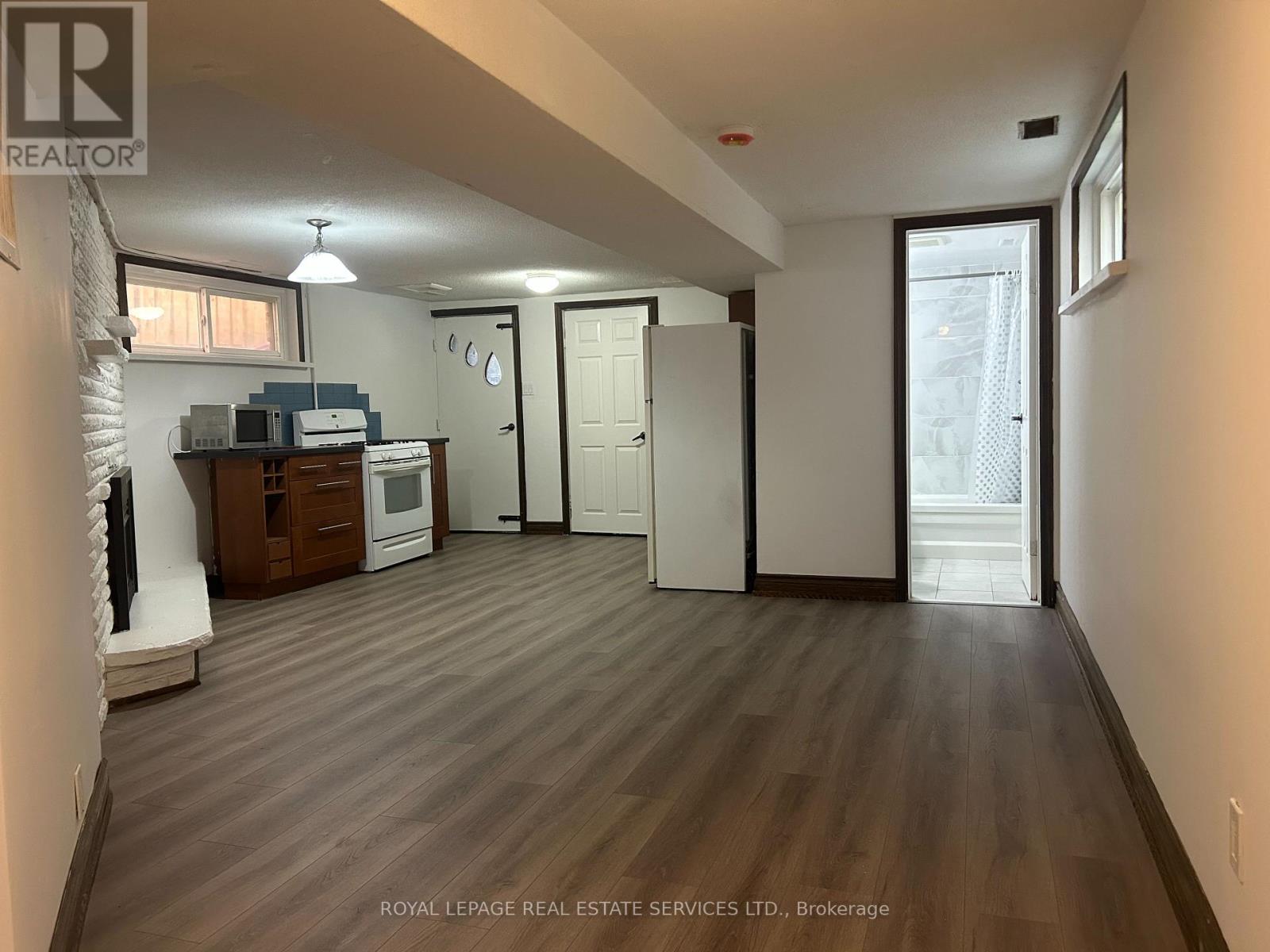 L - 212 Clinton Street, Toronto, Ontario  M6G 2Y5 - Photo 7 - C12307173