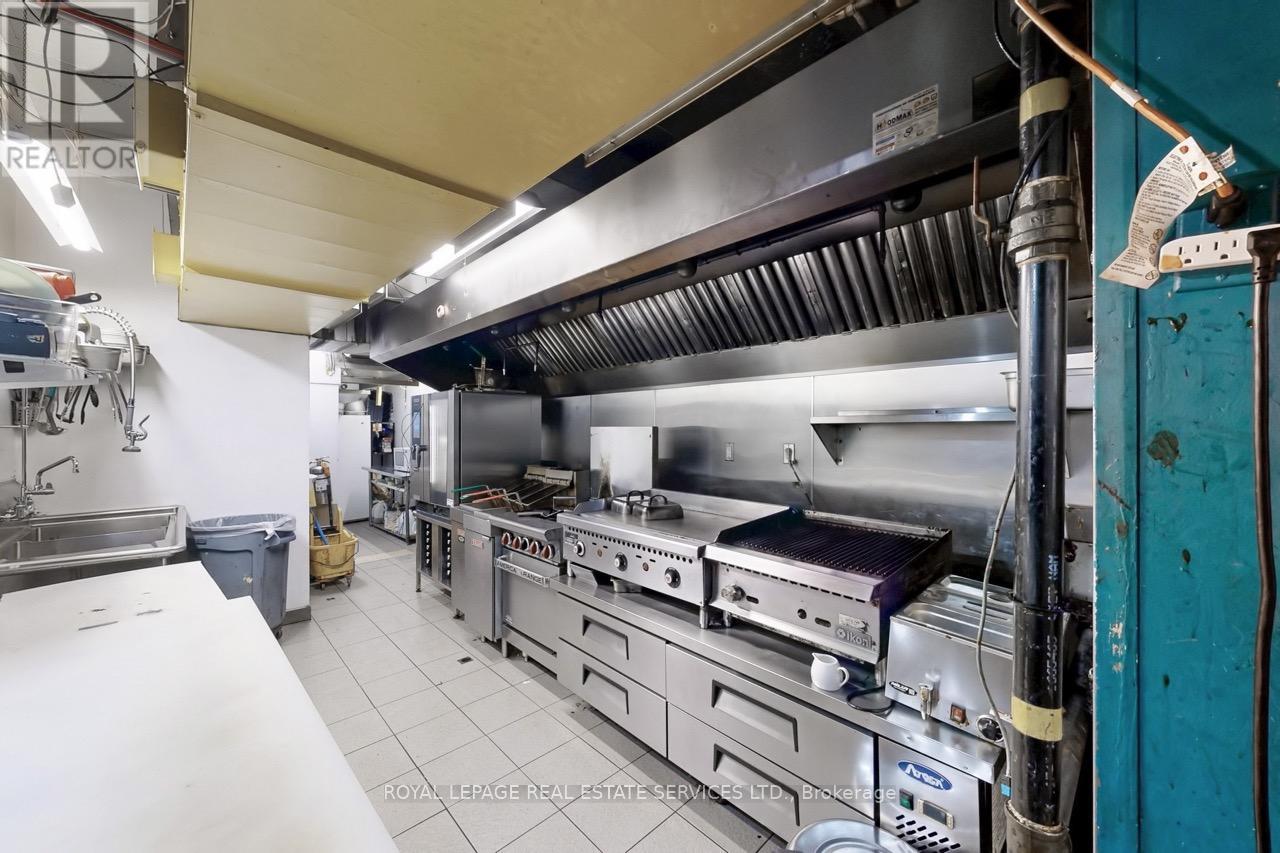 914 Bloor Street W, Toronto (Palmerston-Little Italy), Ontario  M6H 1L1 - Photo 14 - C12307199