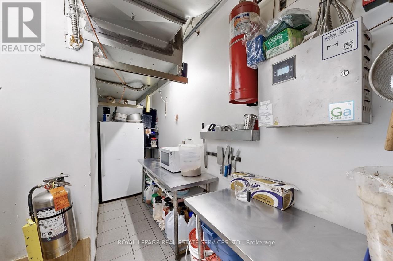 914 Bloor Street W, Toronto (Palmerston-Little Italy), Ontario  M6H 1L1 - Photo 17 - C12307199
