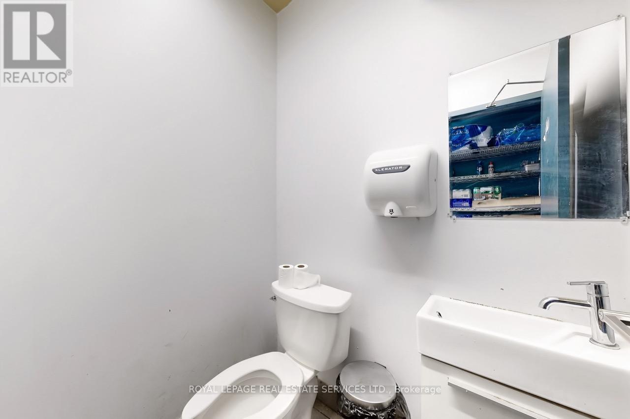 914 Bloor Street W, Toronto (Palmerston-Little Italy), Ontario  M6H 1L1 - Photo 28 - C12307199