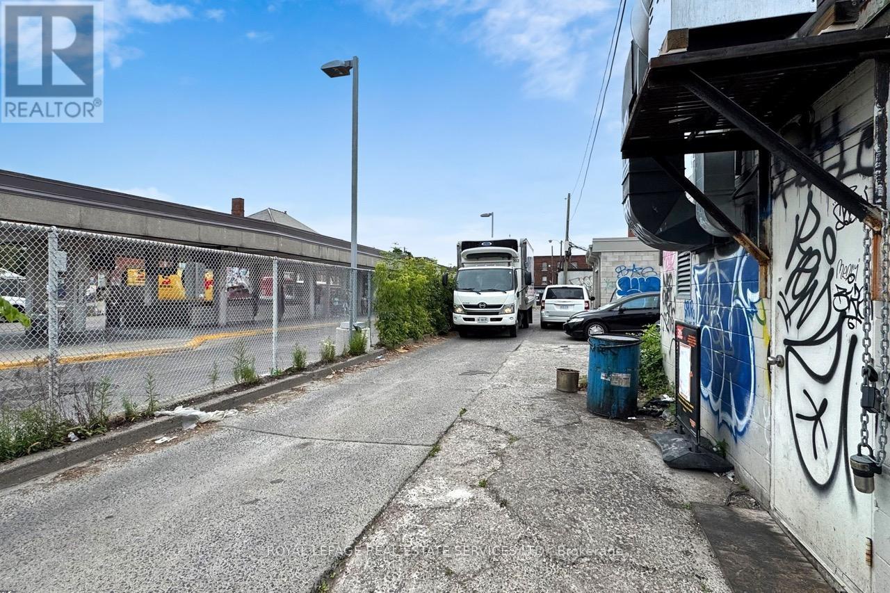914 Bloor Street W, Toronto (Palmerston-Little Italy), Ontario  M6H 1L1 - Photo 29 - C12307199