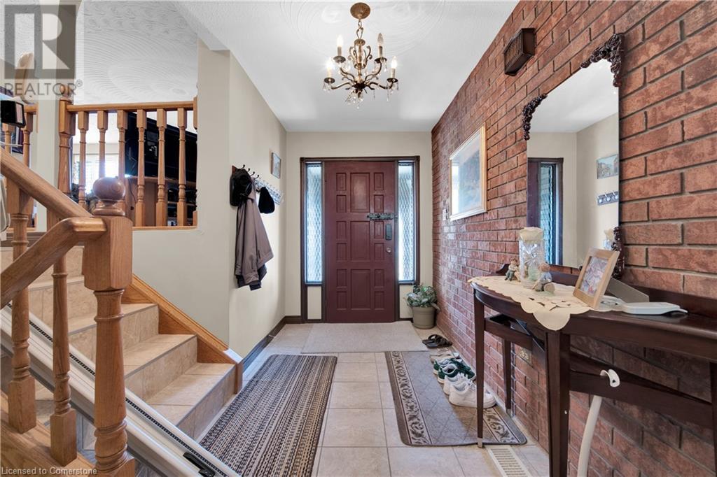 Property at 18 VILLA Court image 2