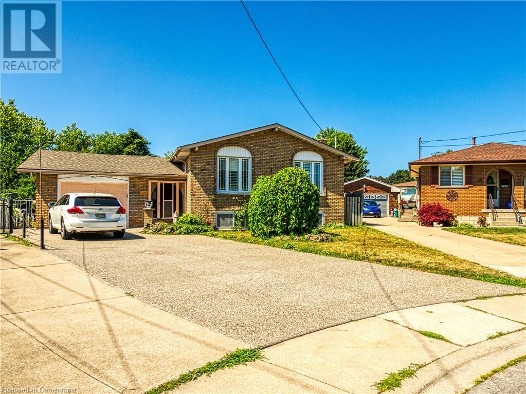 Property at 18 VILLA Court image 1