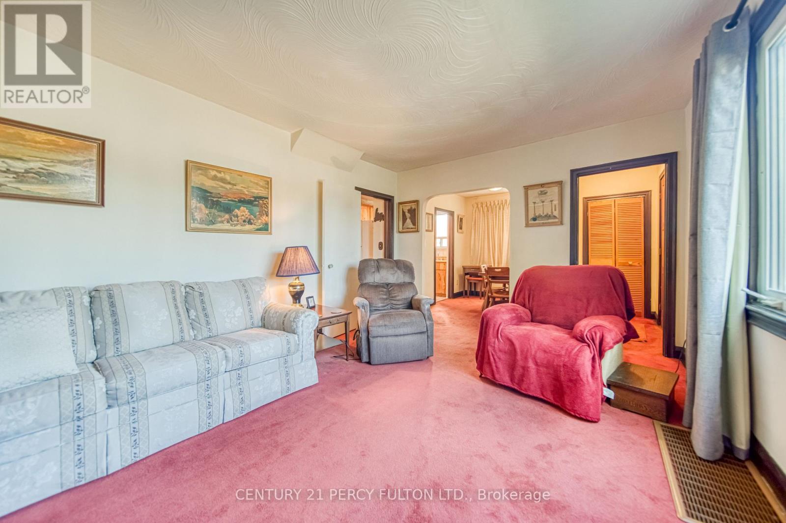 Property at 3184 ST CLAIR AVENUE E image 5