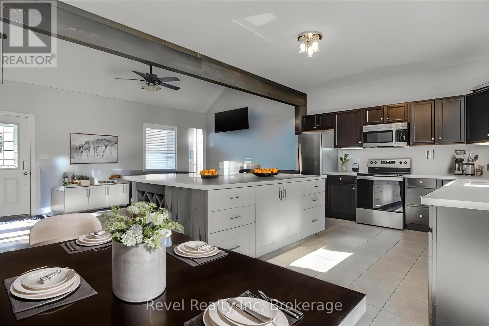 Property at 23 RUE HELENE image 3
