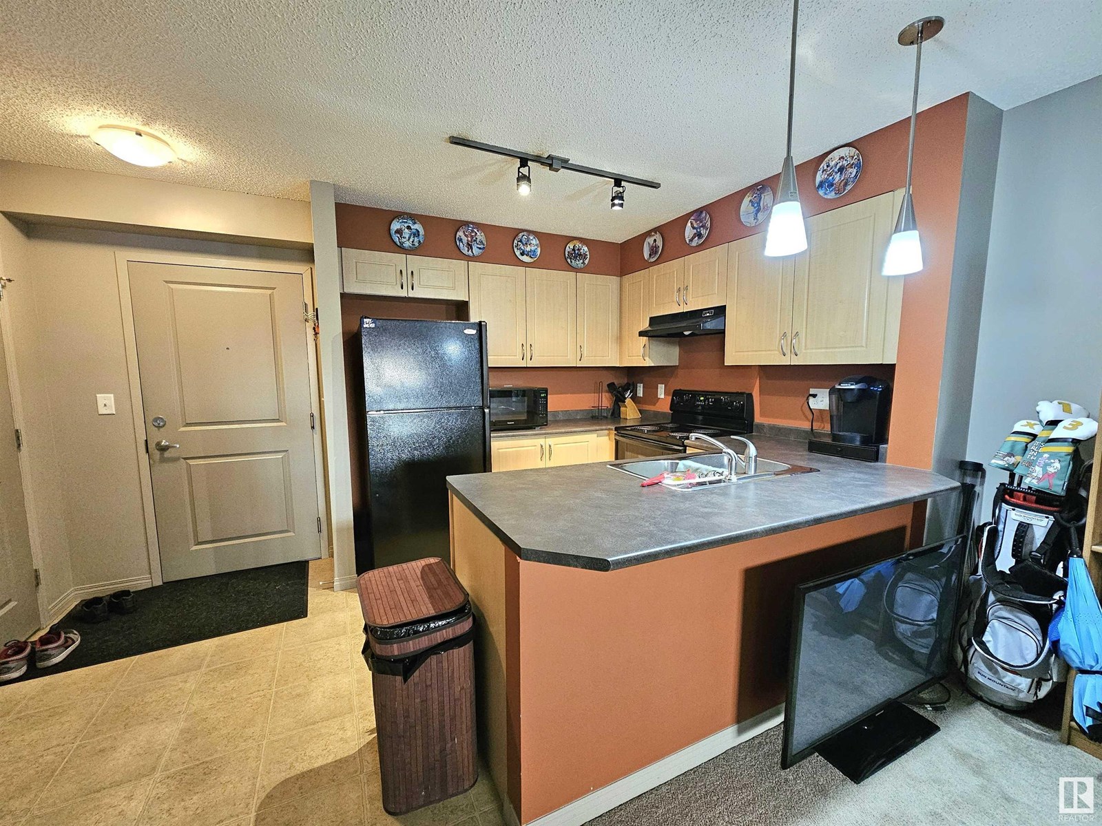 Property at #105 11445 ELLERSLIE RD SW image 2