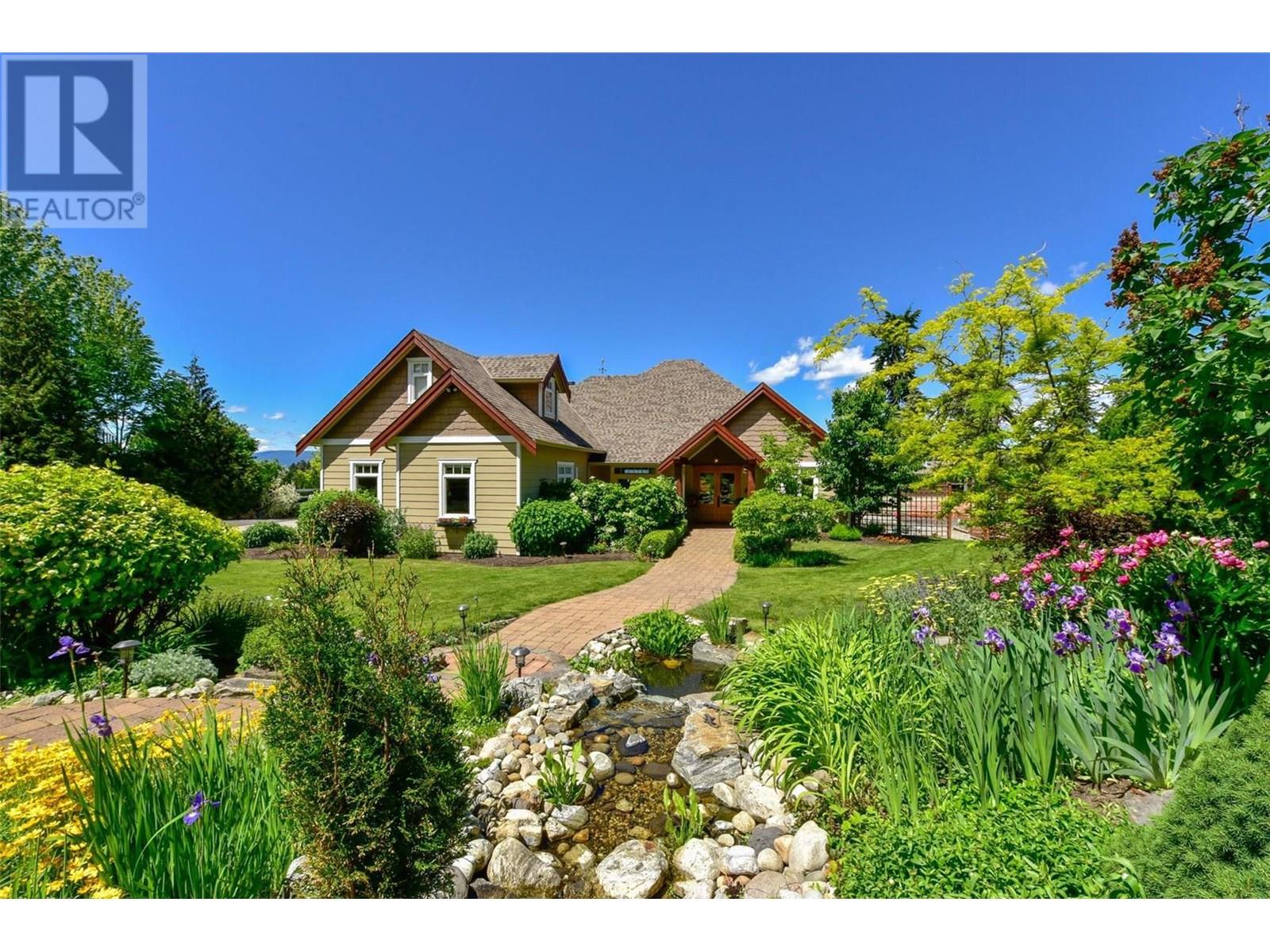 3672 Luxmoore Road, Kelowna, British Columbia