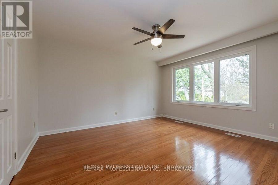 22 Fabian Place, Toronto, Ontario  M9P 2X7 - Photo 12 - W12307096