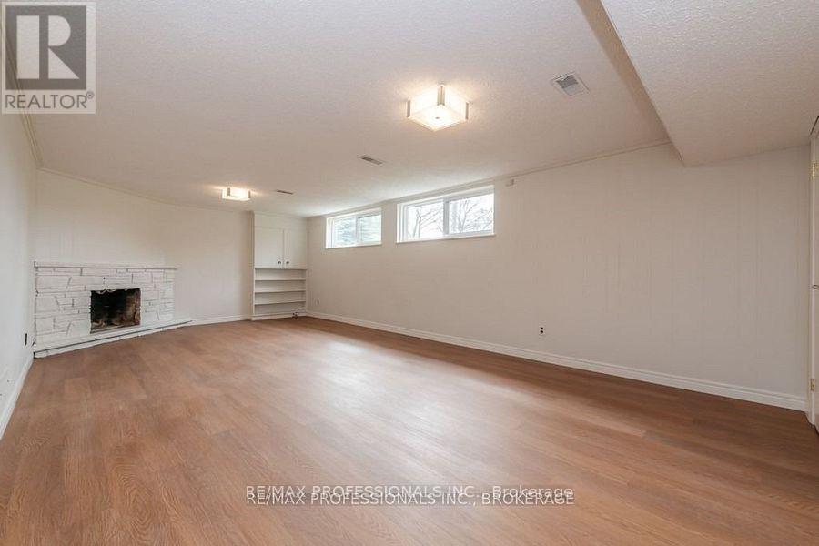 22 Fabian Place, Toronto, Ontario  M9P 2X7 - Photo 22 - W12307096