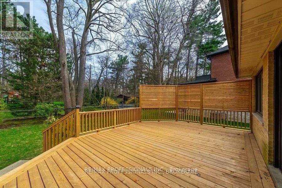 22 Fabian Place, Toronto, Ontario  M9P 2X7 - Photo 25 - W12307096