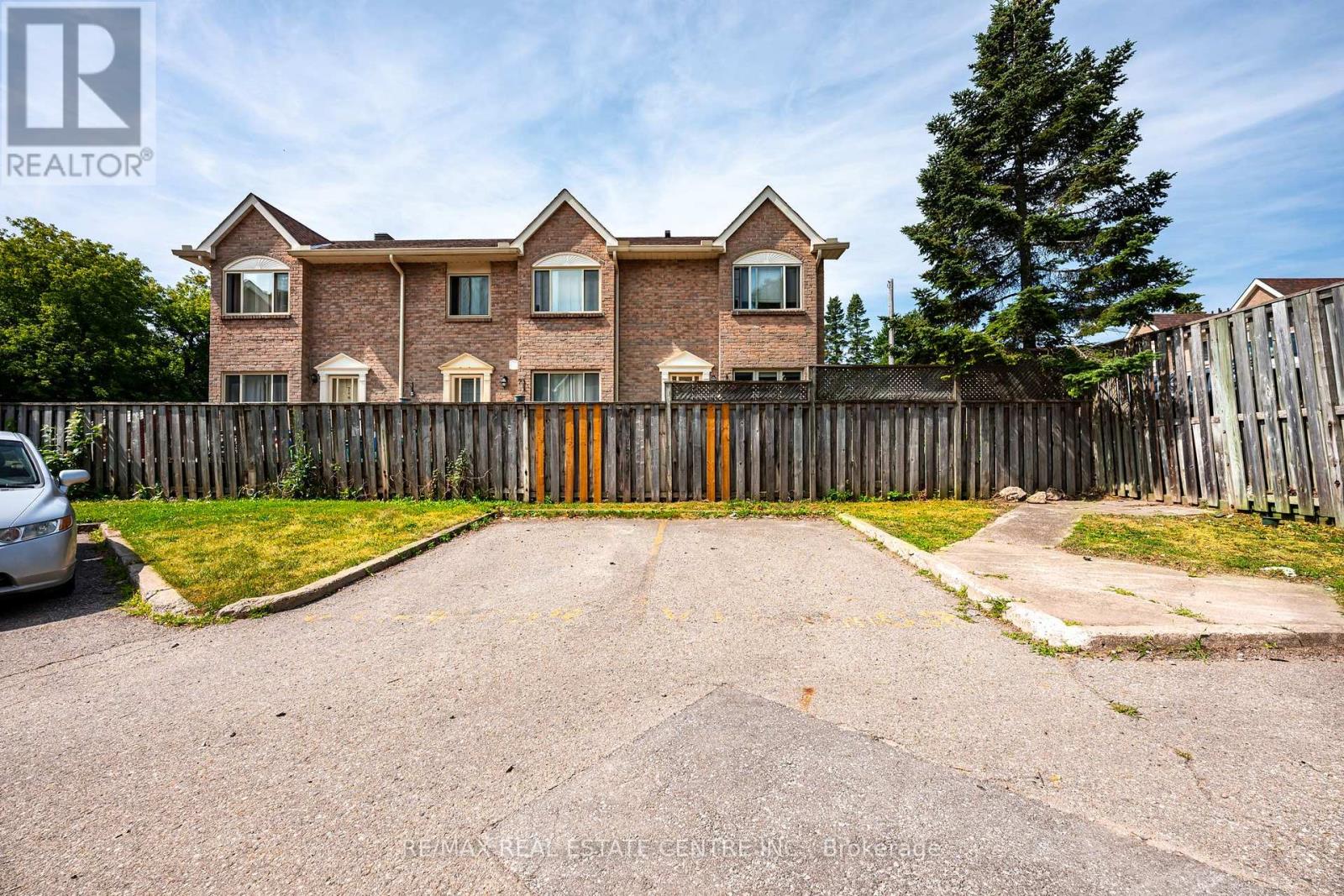 5 - 2 Cedar Drive, Orangeville, Ontario  L9W 2X6 - Photo 9 - W12307144