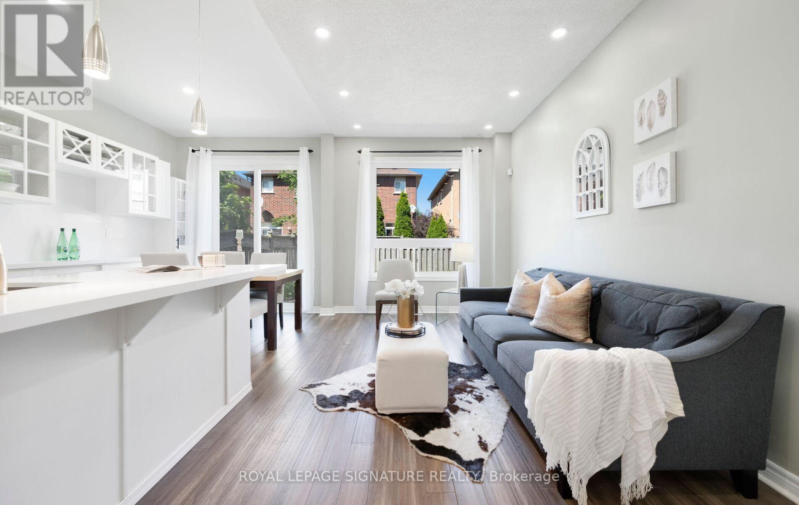 5675 Raleigh Street, Mississauga, Ontario  L5M 7E6 - Photo 11 - W12307216