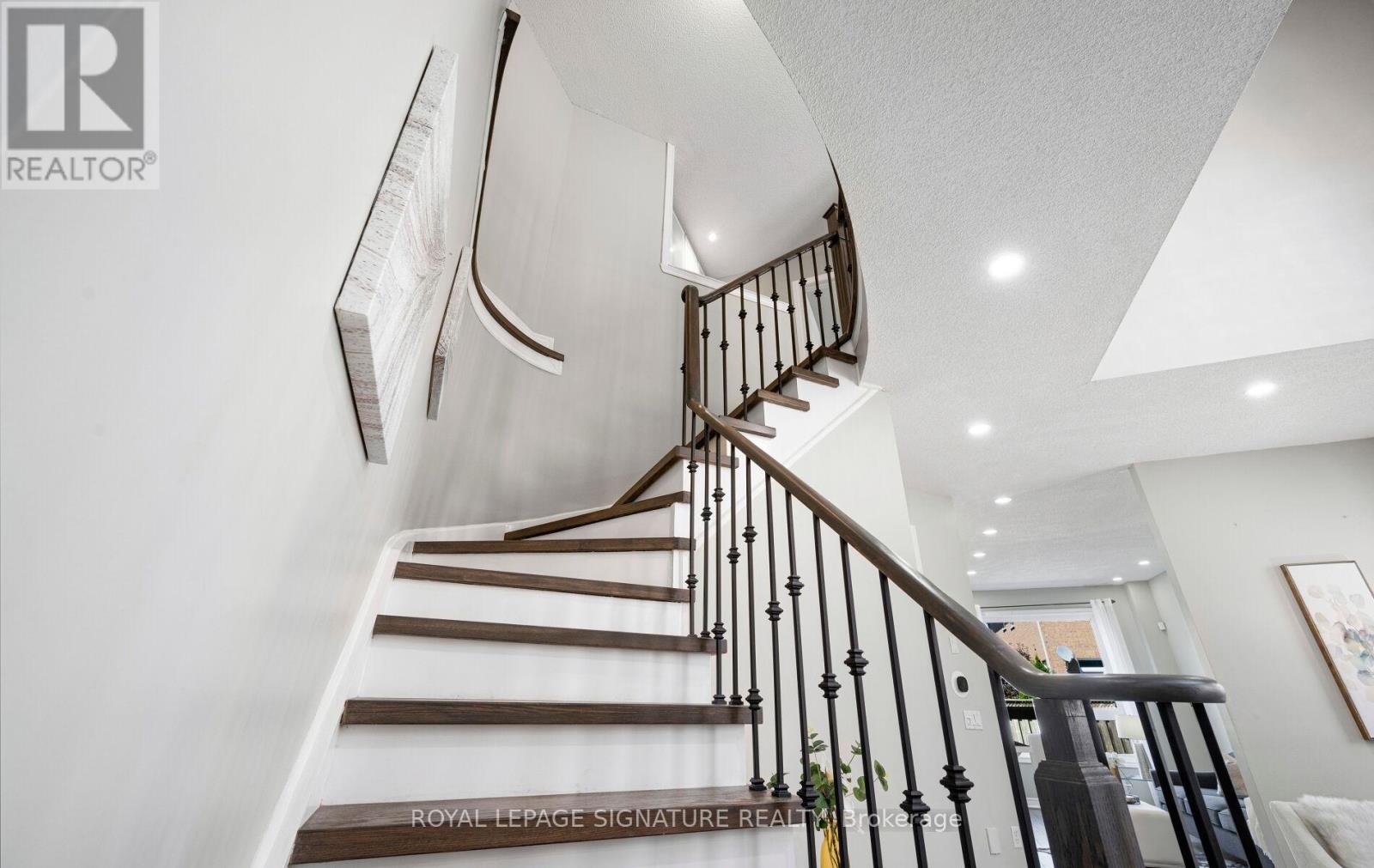5675 Raleigh Street, Mississauga, Ontario  L5M 7E6 - Photo 23 - W12307216