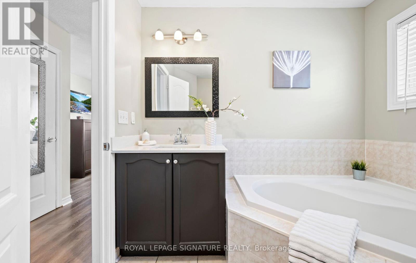 5675 Raleigh Street, Mississauga, Ontario  L5M 7E6 - Photo 28 - W12307216