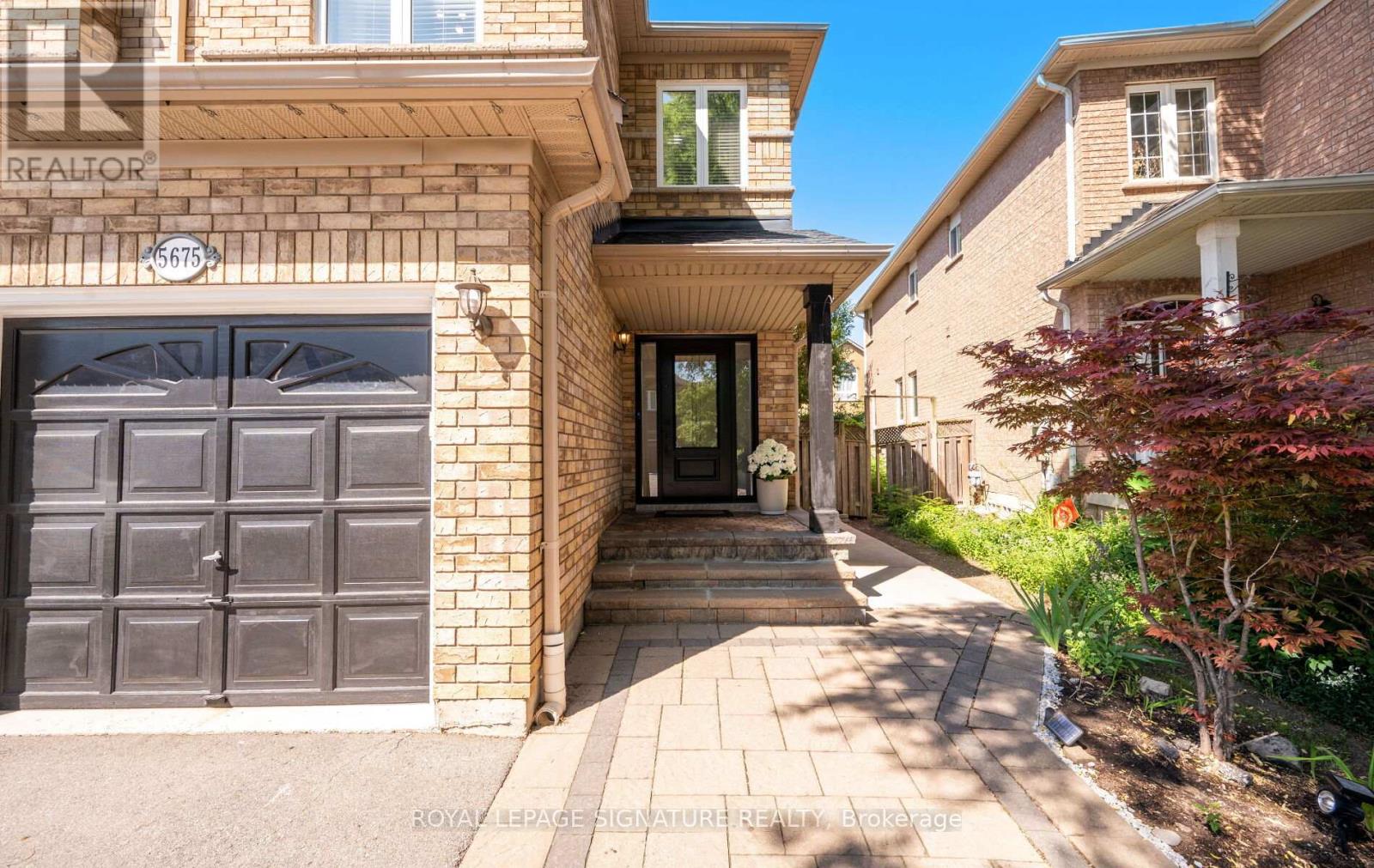 5675 Raleigh Street, Mississauga, Ontario  L5M 7E6 - Photo 3 - W12307216