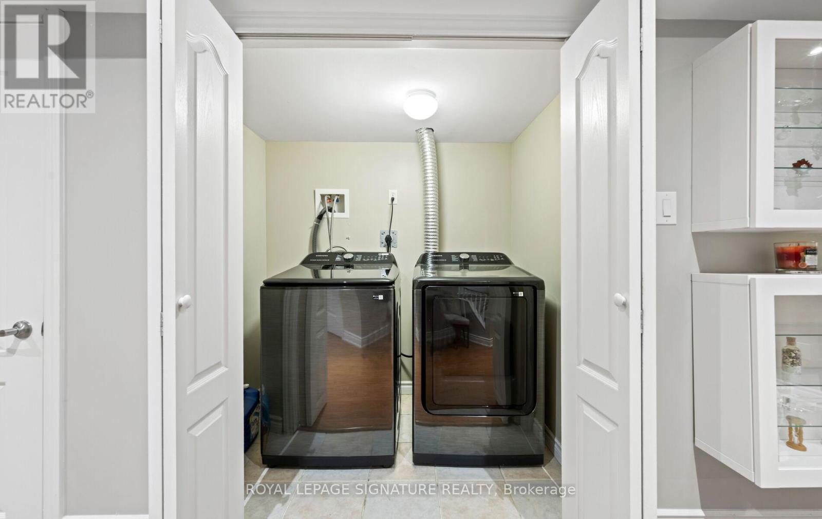 5675 Raleigh Street, Mississauga, Ontario  L5M 7E6 - Photo 38 - W12307216
