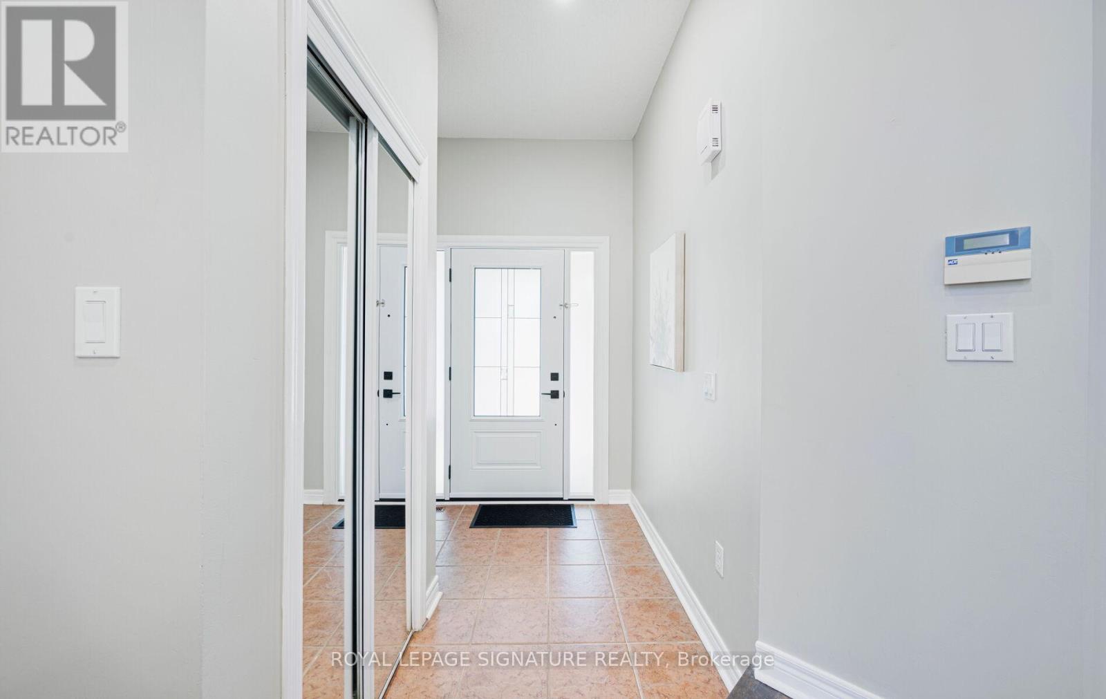 5675 Raleigh Street, Mississauga, Ontario  L5M 7E6 - Photo 6 - W12307216
