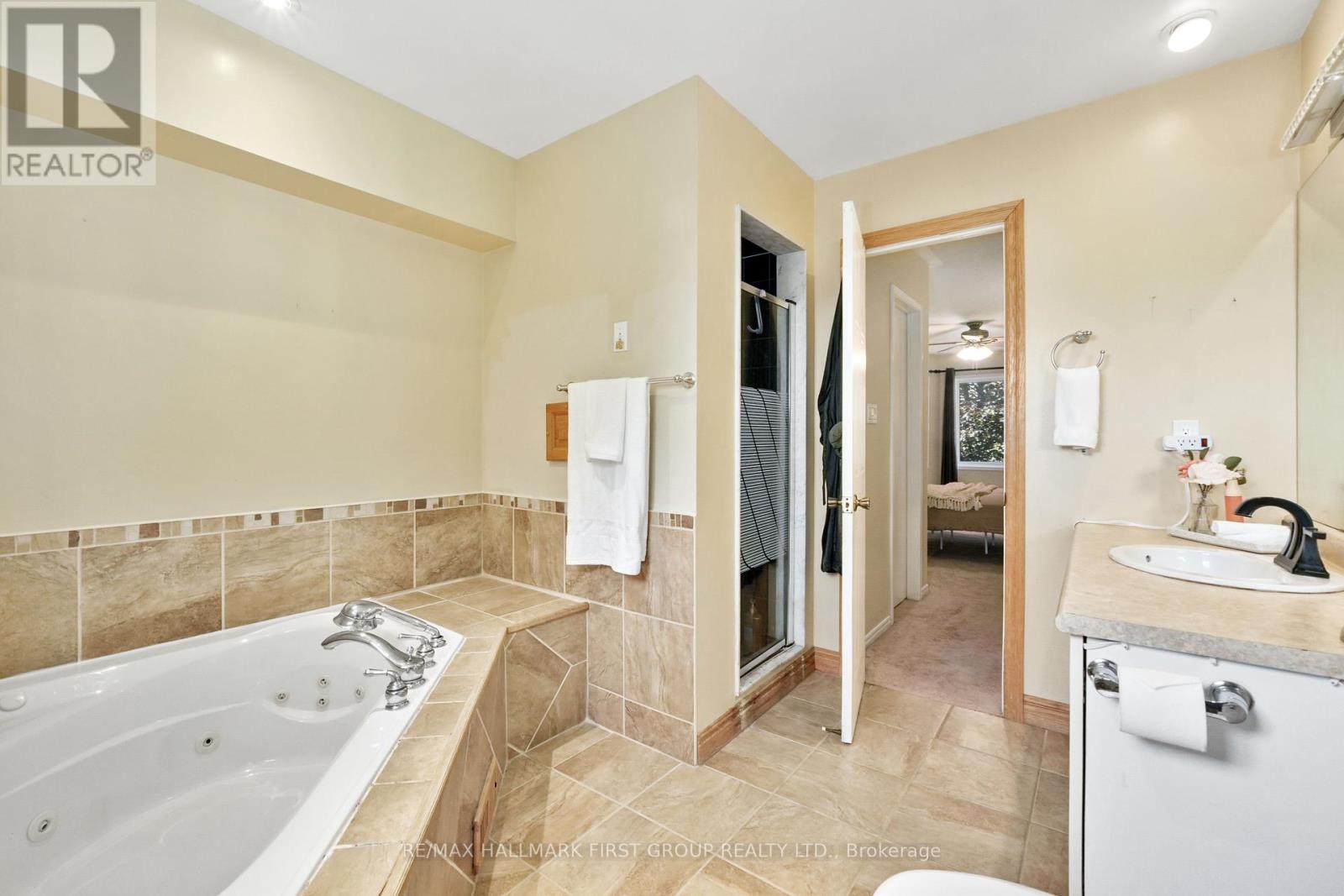 120 Sutherland Crescent, Cobourg, Ontario  K9A 5L1 - Photo 25 - X12307219