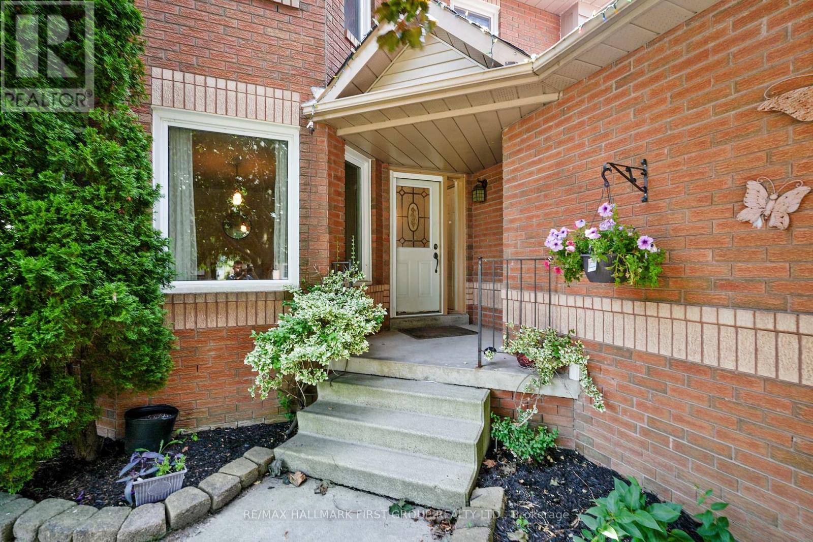 120 Sutherland Crescent, Cobourg, Ontario  K9A 5L1 - Photo 4 - X12307219