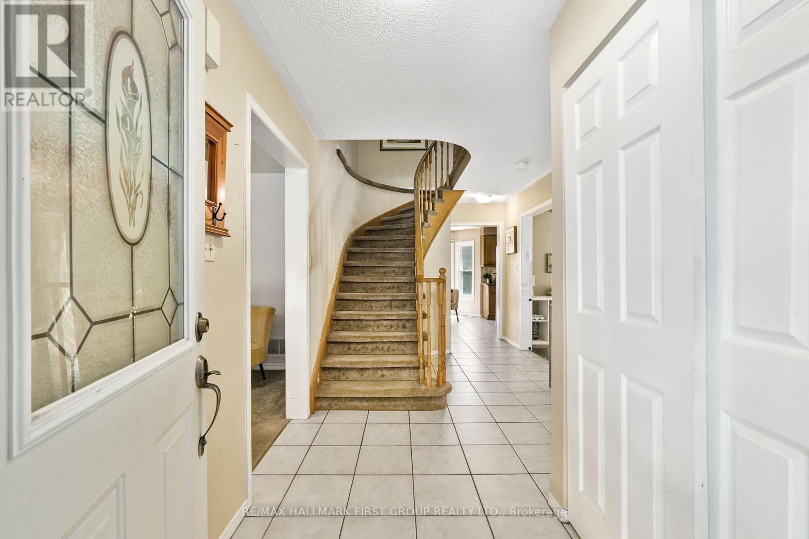120 Sutherland Crescent, Cobourg, Ontario  K9A 5L1 - Photo 5 - X12307219
