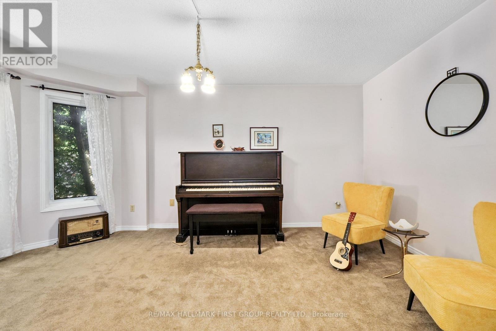 120 Sutherland Crescent, Cobourg, Ontario  K9A 5L1 - Photo 6 - X12307219