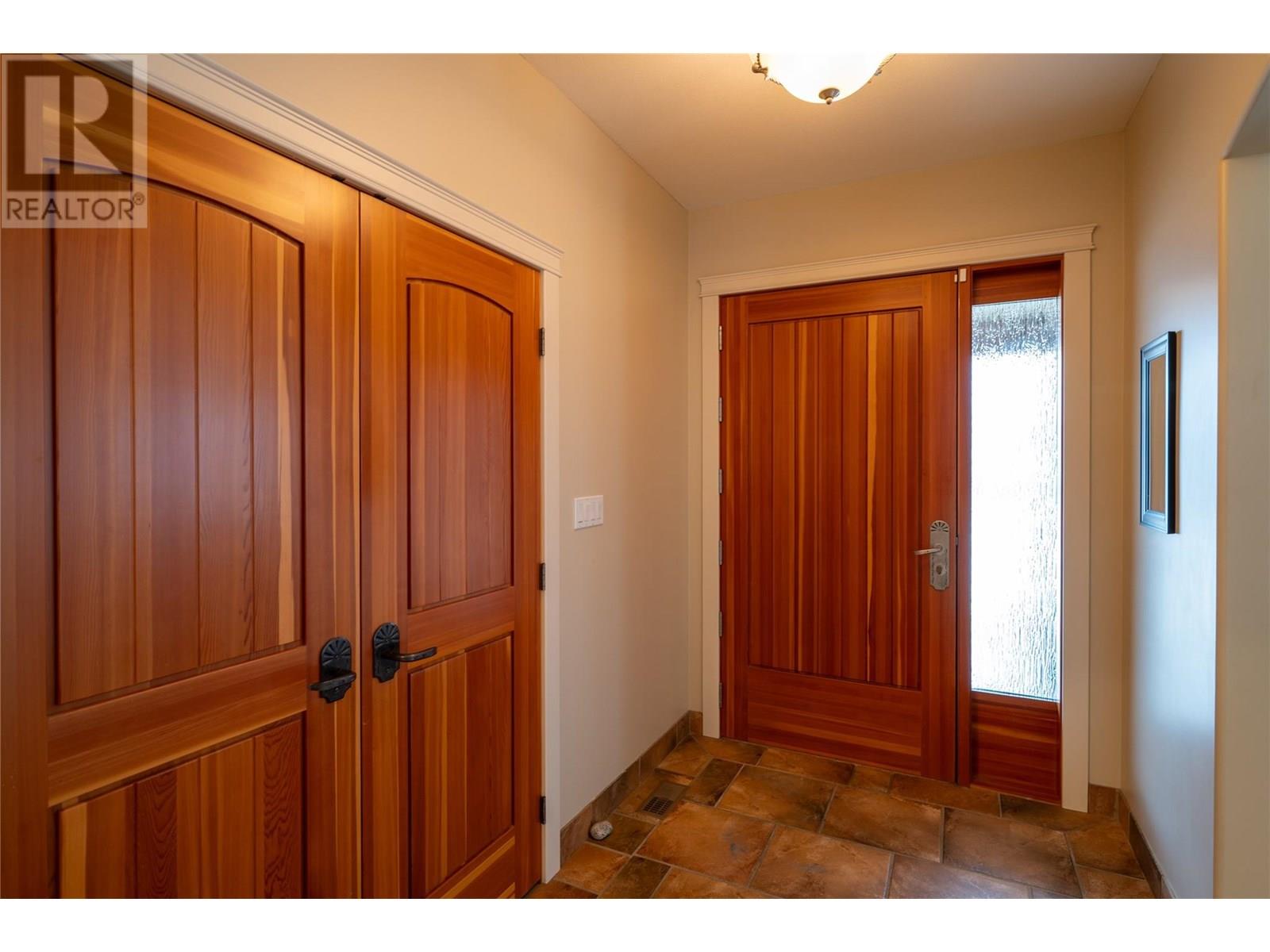 585 Coyote Drive, Kamloops, British Columbia  V2C 6T9 - Photo 7 - 10356232