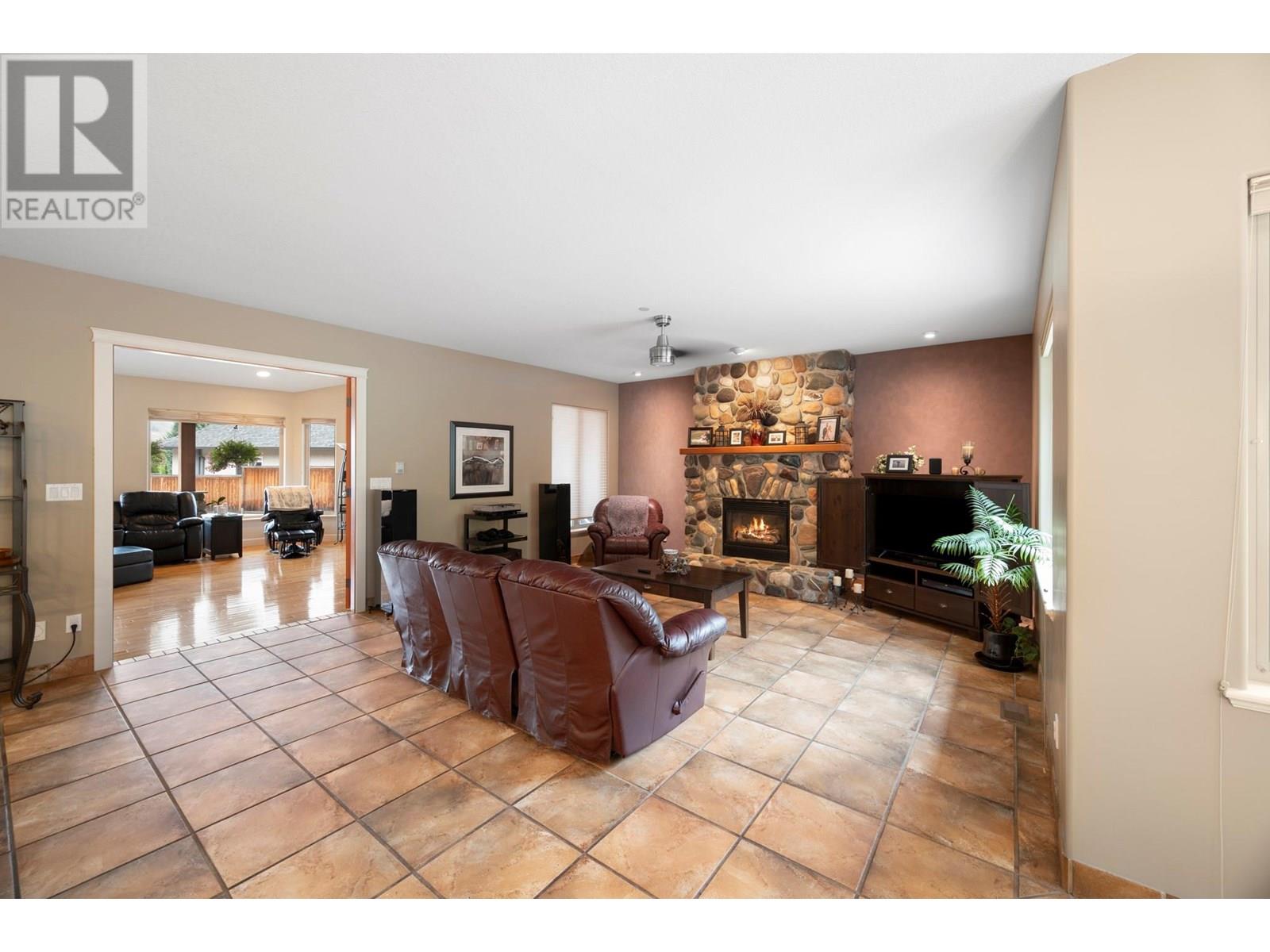 585 Coyote Drive, Kamloops, British Columbia  V2C 6T9 - Photo 16 - 10356232