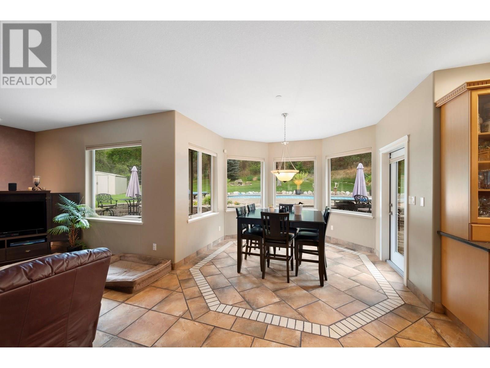 585 Coyote Drive, Kamloops, British Columbia  V2C 6T9 - Photo 12 - 10356232