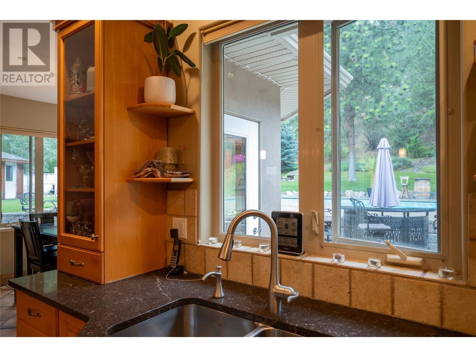 585 Coyote Drive, Kamloops, British Columbia  V2C 6T9 - Photo 22 - 10356232