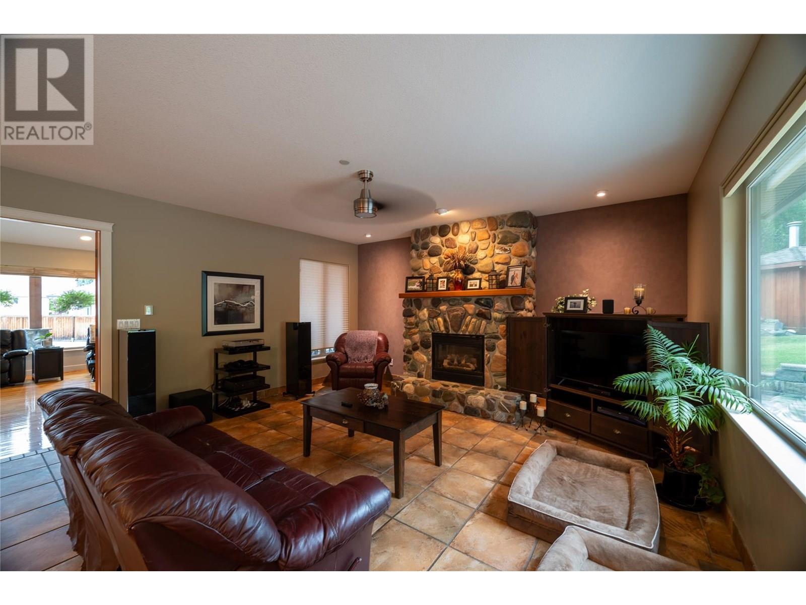 585 Coyote Drive, Kamloops, British Columbia  V2C 6T9 - Photo 15 - 10356232