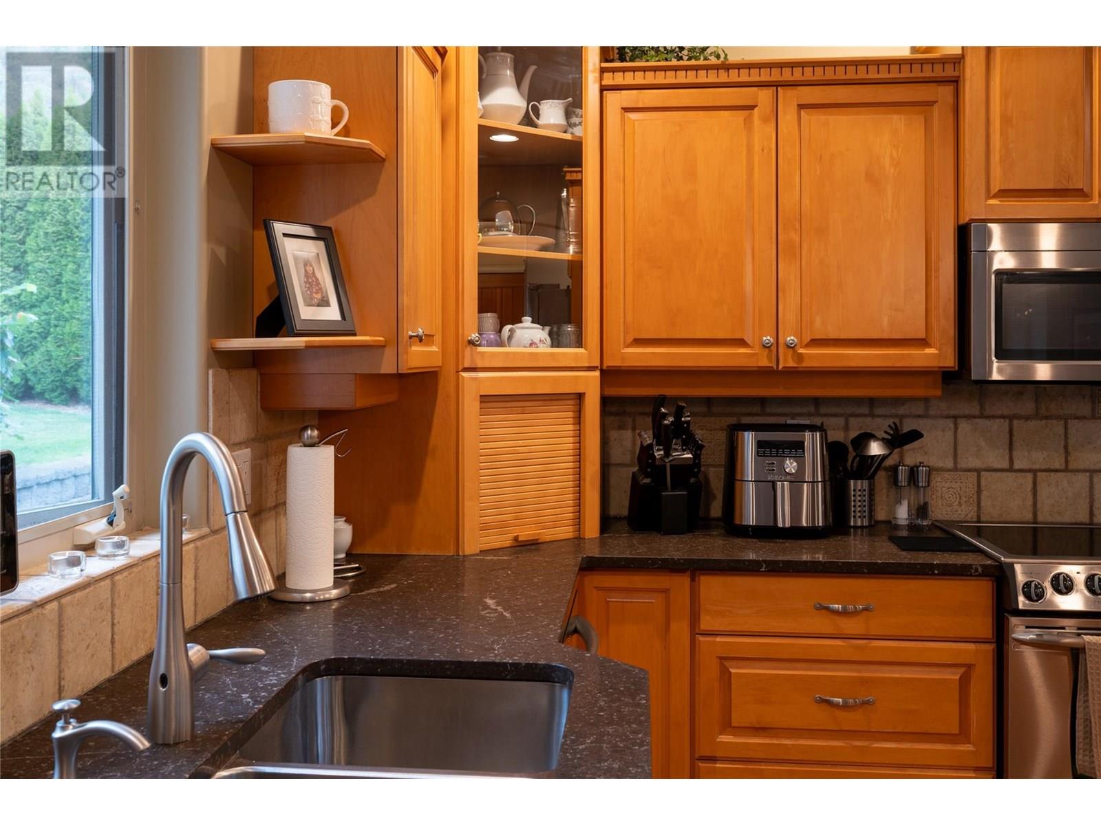 585 Coyote Drive, Kamloops, British Columbia  V2C 6T9 - Photo 21 - 10356232