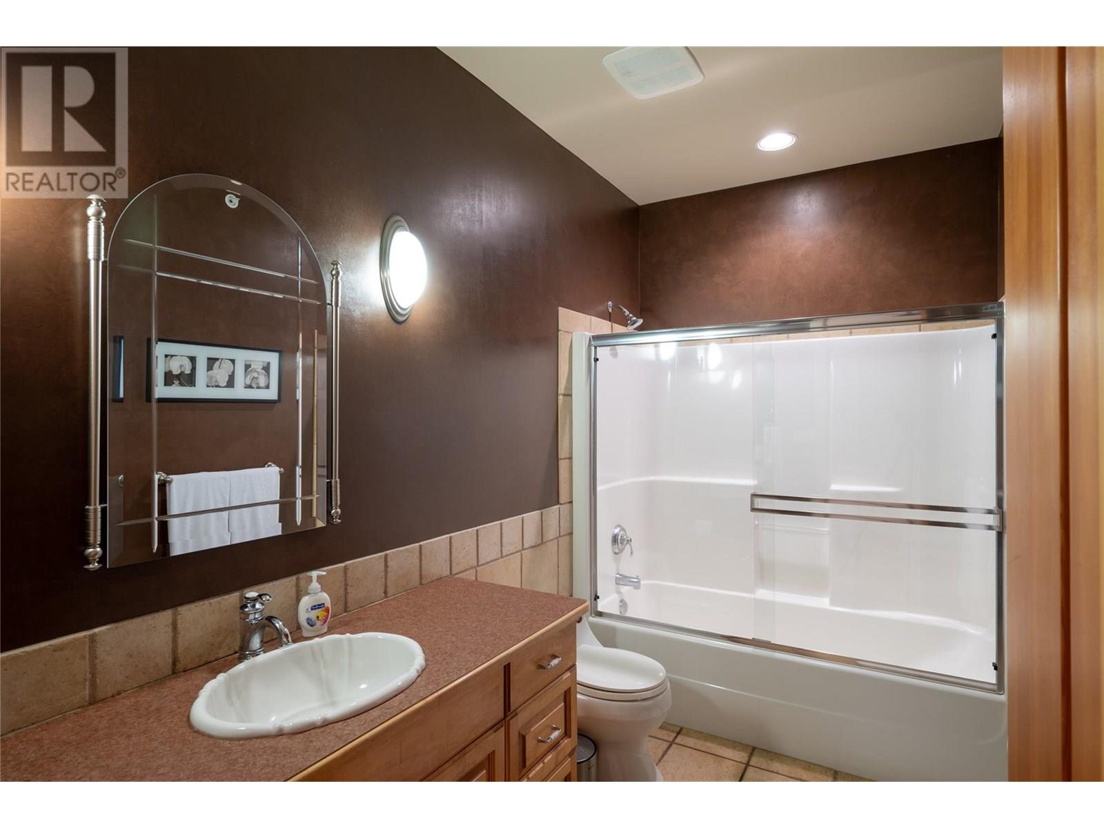 585 Coyote Drive, Kamloops, British Columbia  V2C 6T9 - Photo 25 - 10356232